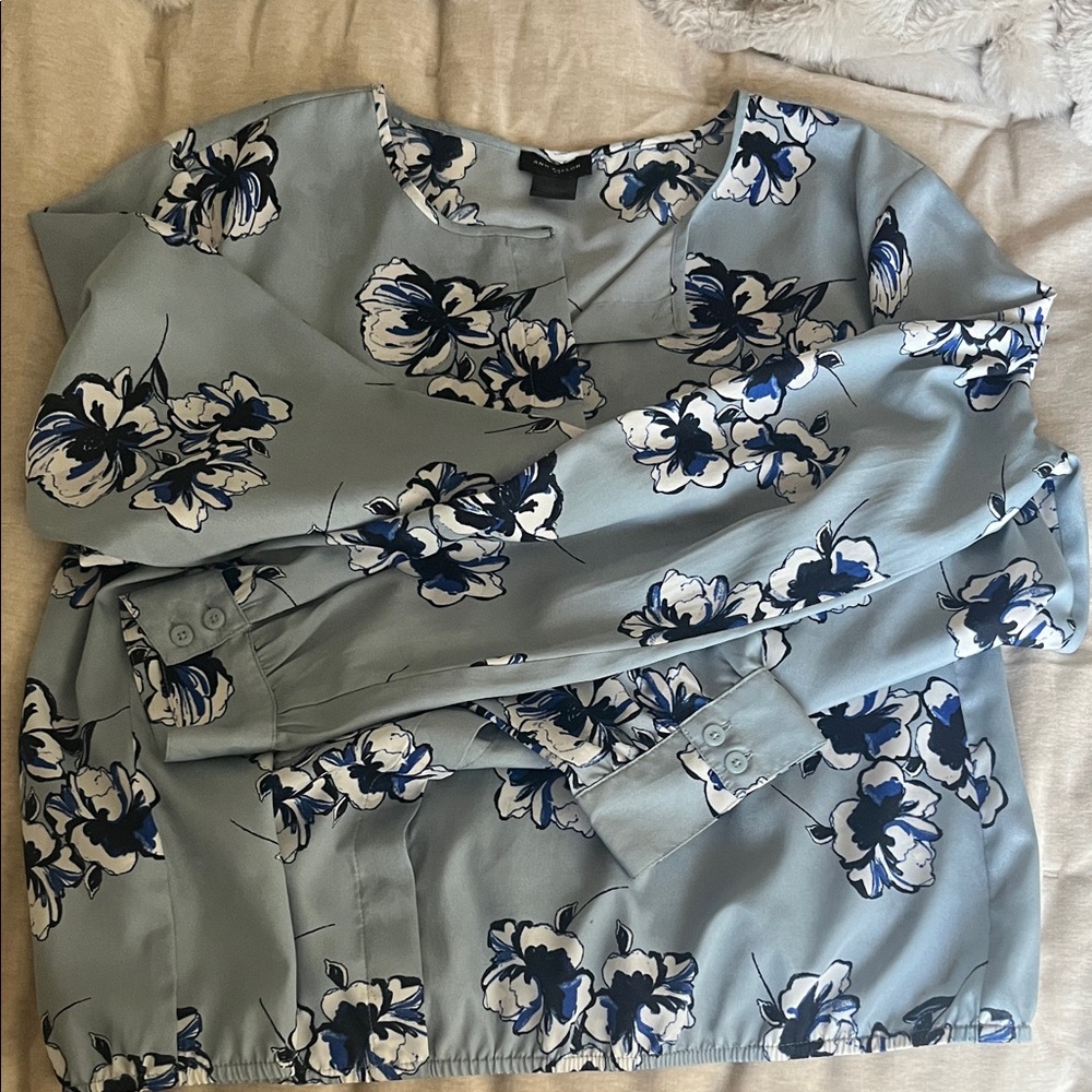 Ann Taylor Floral Blue Women's Top